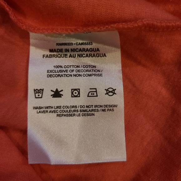 Nike Girls Neon Pink Tshirt **flaw - Picture 4 of 8